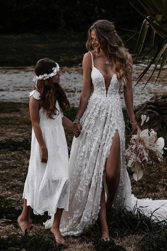 Boho Beach V Neck A Line Wedding Dress With White Lace Applique