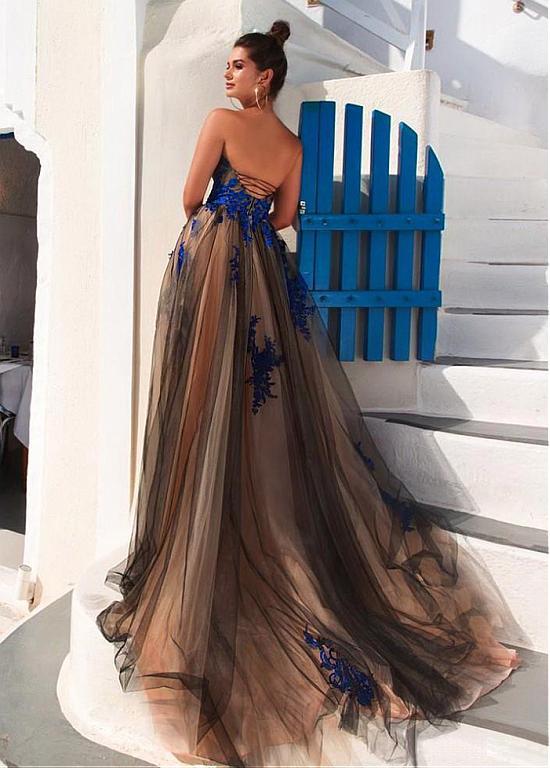 Modest Tulle Strapless A-line Long Prom Dresses With Lace Appliques DM916